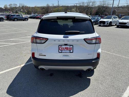 Oxford White 2022 Ford Escape SE