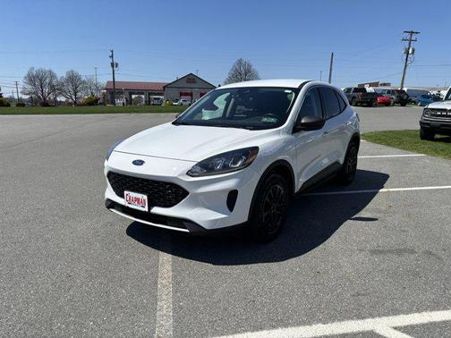 Oxford White 2022 Ford Escape SE