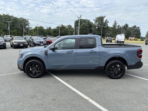 Azure Gray Metallic Tri-Coat 2026 Ford Maverick Lariat