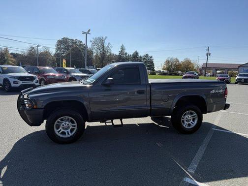2004 Dodge Dakota Base