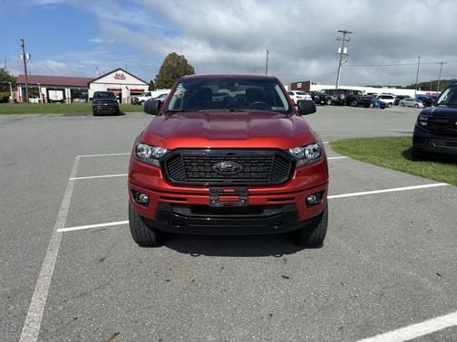 Hot Pepper Red Metallic Tinted Clearcoat 2022 Ford Ranger XLT