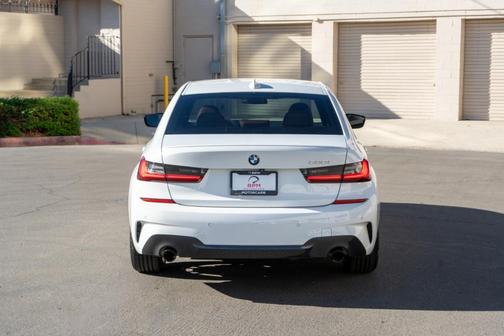 2022 BMW 330 i