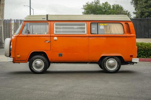 1974 Volkswagen Microbus Campmobile