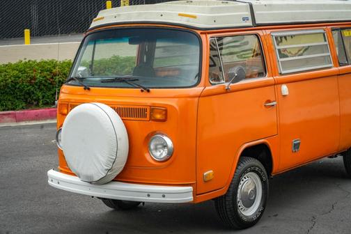 1974 Volkswagen Microbus Campmobile