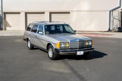 1985 Mercedes-Benz E-Class 300TD