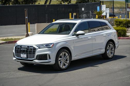 2022 Audi Q7 45 Premium