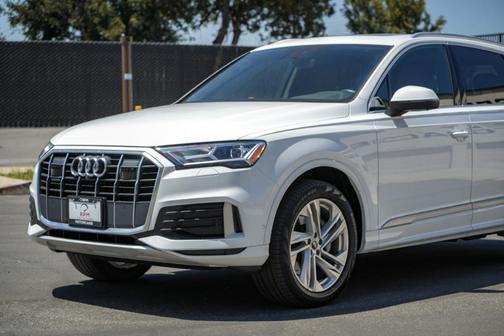 2022 Audi Q7 45 Premium