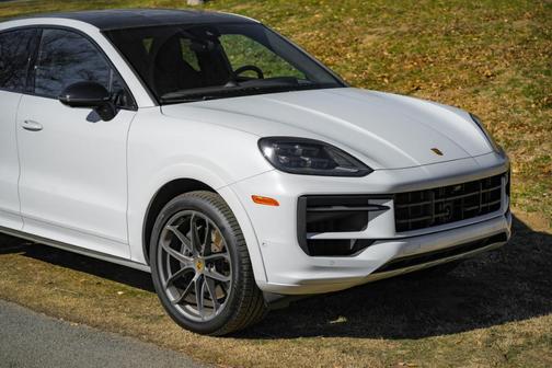 2024 Porsche Cayenne AWD