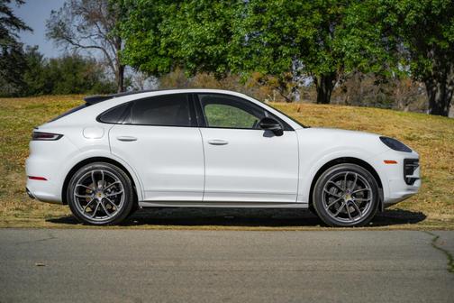 2024 Porsche Cayenne AWD