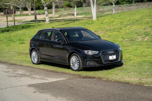 2017 Audi A3 e-tron 1.4T Premium