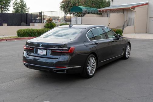 2021 BMW 740 i