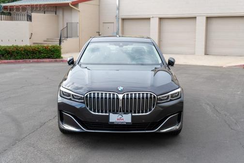 2021 BMW 740 i