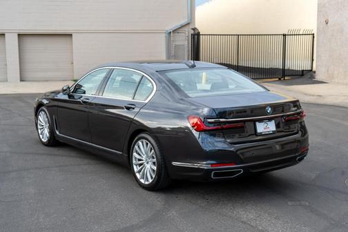2021 BMW 740 i