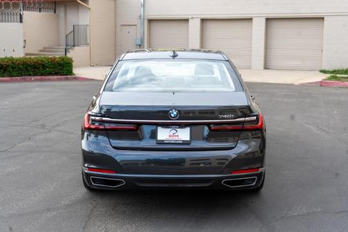 2021 BMW 740 i