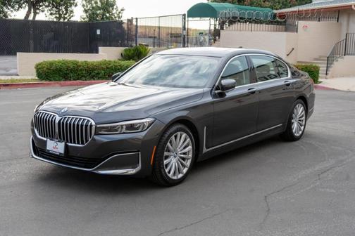 2021 BMW 740 i