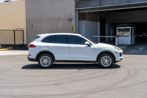 2016 Porsche Cayenne Base