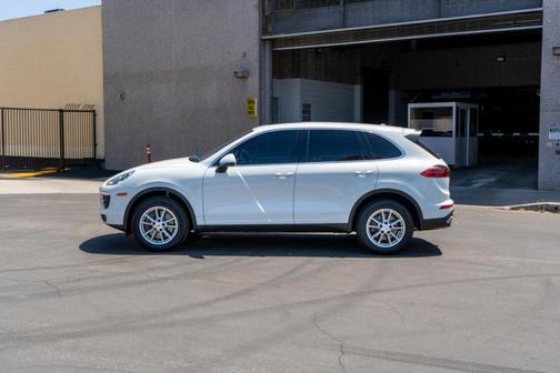 2016 Porsche Cayenne Base
