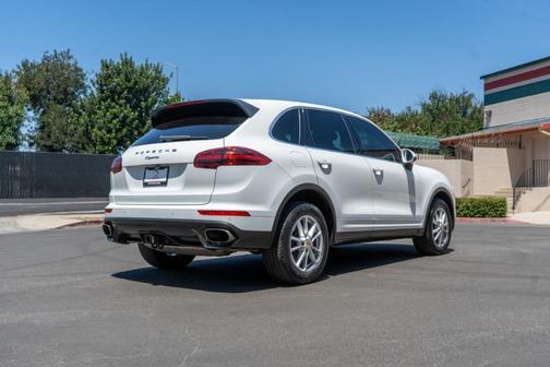 2016 Porsche Cayenne Base