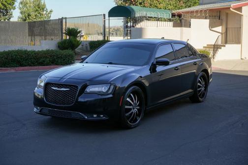 2019 Chrysler 300 S