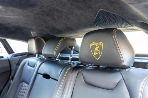 2021 Lamborghini Urus Graphite Capsule