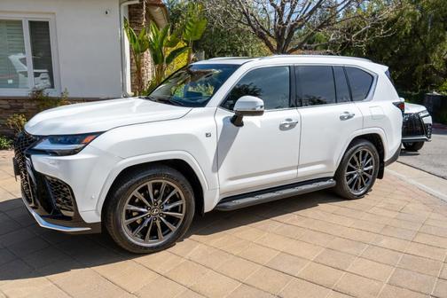 2025 Lexus LX 700h F Sport