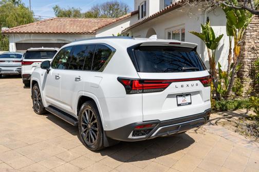 2025 Lexus LX 700h F Sport