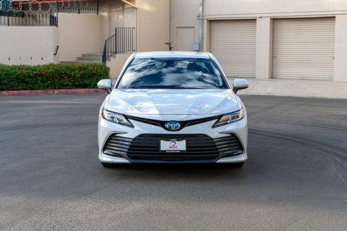 2022 Toyota Camry Hybrid LE