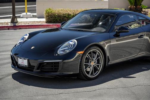2017 Porsche 911 Carrera