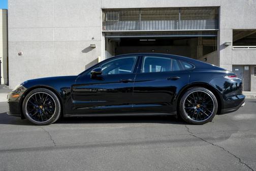 2021 Porsche Panamera 4