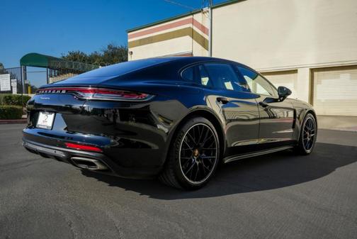 2021 Porsche Panamera 4