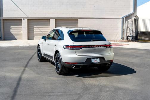 2021 Porsche Macan Base