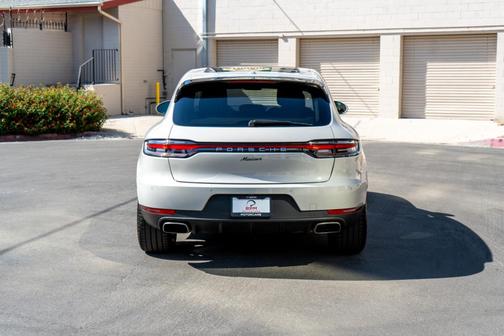 2021 Porsche Macan Base