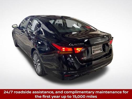 Super Black Clearcoat 2025 Nissan Altima SV