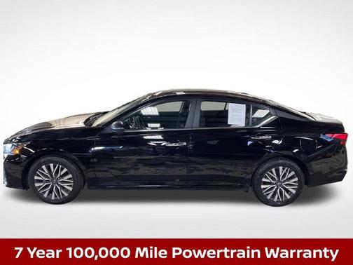 Super Black Clearcoat 2025 Nissan Altima SV