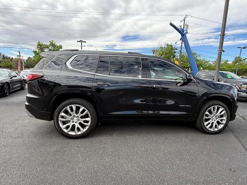 2025 GMC Acadia Denali