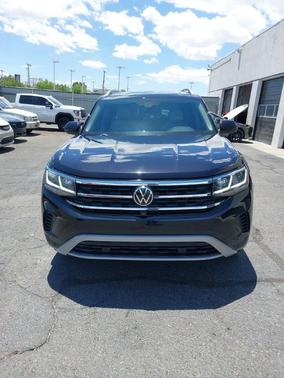 Deep Black Pearl Effect 2021 Volkswagen Atlas 2.0T SEL Premium
