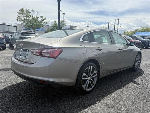 Mineral Gray Metallic 2024 Chevrolet Malibu 2LT