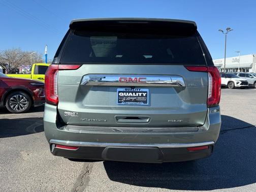 2023 GMC Yukon SLT