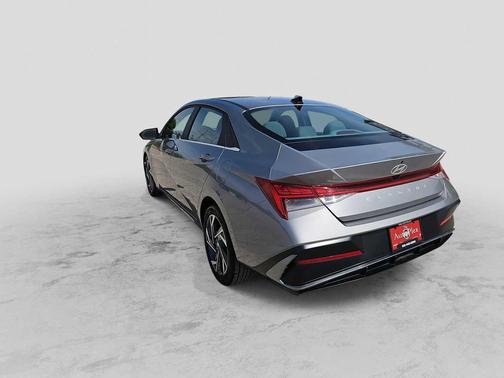 Fluid Metal 2025 Hyundai ELANTRA SEL
