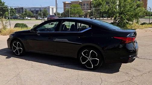 2025 Nissan Altima SR