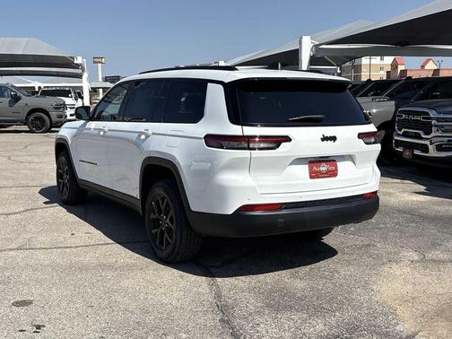 2025 Jeep Grand Cherokee L Altitude