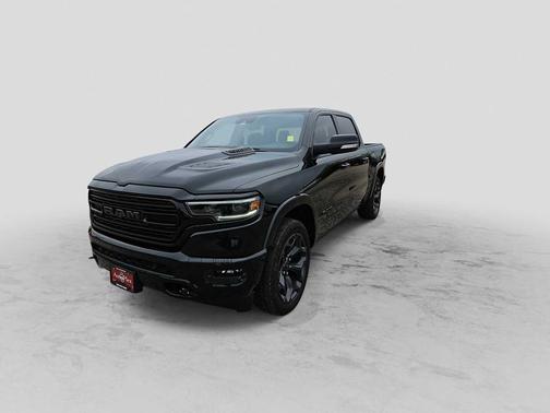 Diamond Black Crystal Pearlcoat 2022 RAM 1500 Limited