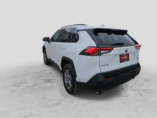 White 2022 Toyota RAV4 Hybrid XLE