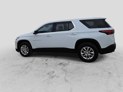 Summit White 2023 Chevrolet Traverse LS