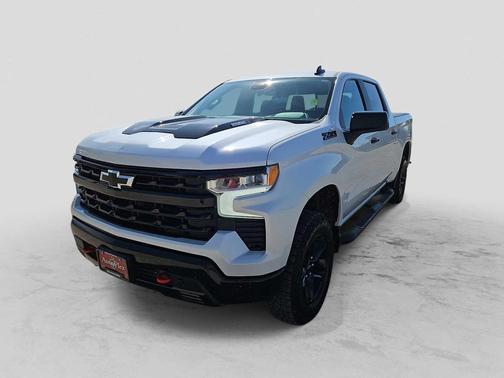 Iridescent Pearl Tricoat 2024 Chevrolet Silverado 1500 LT Trail Boss