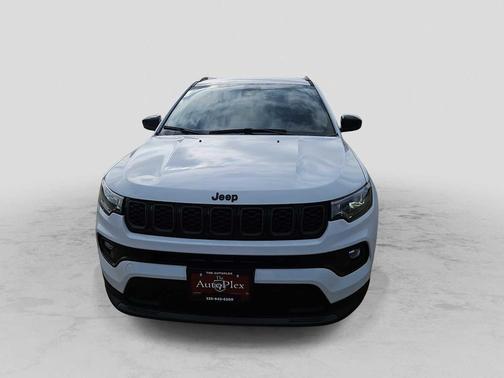 Bright White Clearcoat 2026 Jeep Compass Latitude