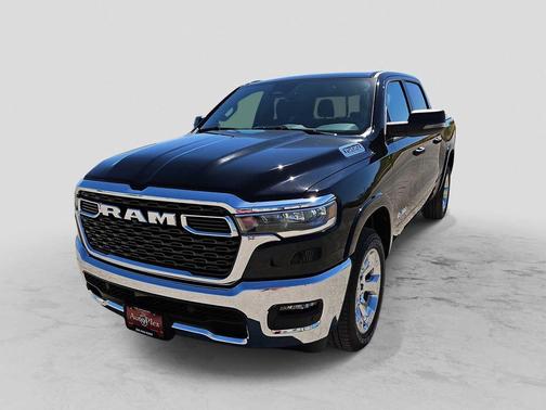 Diamond Black Crystal Pearlcoat 2026 RAM 1500 Lone Star