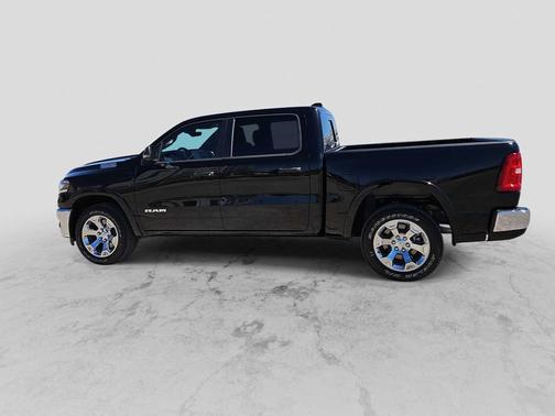 Diamond Black Crystal Pearlcoat 2026 RAM 1500 Lone Star