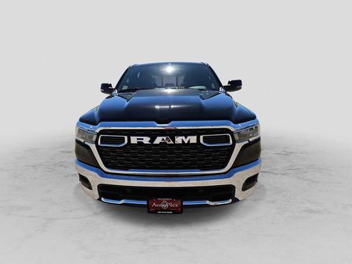 Diamond Black Crystal Pearlcoat 2026 RAM 1500 Lone Star