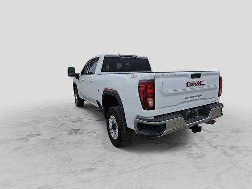 Summit White 2023 GMC Sierra 2500 SLE